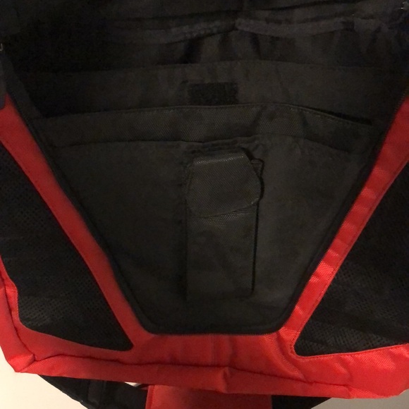 Puma Ferrari side bag/ hat - Picture 6 of 7